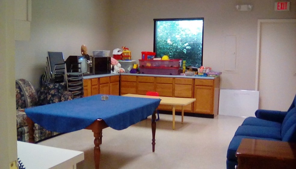 More Photos Of 1022 Hutton Ln, High Point Office For Lease