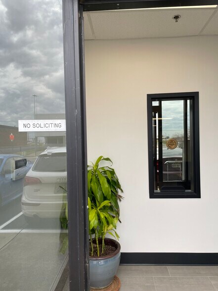 More Photos Of 223 NE Loop 820, Hurst Office For Sale