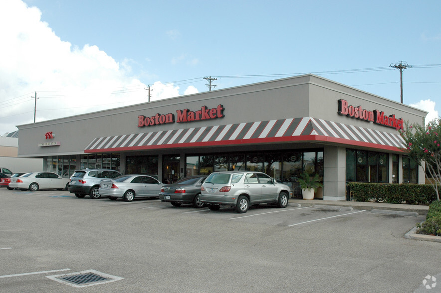 Primary Photo Of 4672-4676 Beechnut St, Houston Storefront For Lease