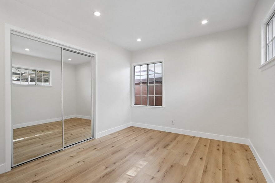 More Photos Of 15952 Simonds St, Granada Hills Apartments For Sale
