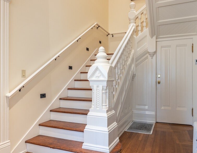 More Photos Of 423 Seminary St, Napa Specialty For Sale