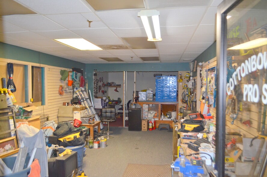 More Photos Of 2010 Stateline Rd W, Southaven Schools For Lease