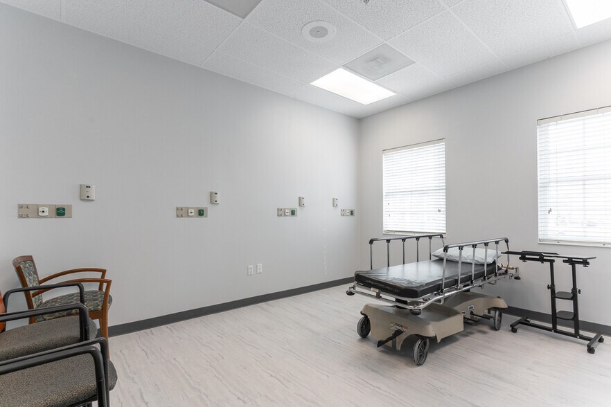 More Photos Of 11360 Pembrooke Sq, Waldorf Medical For Lease