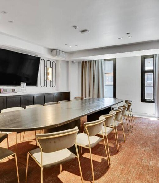 More Photos Of 3330 Wilshire Blvd, Los Angeles Apartments For Lease