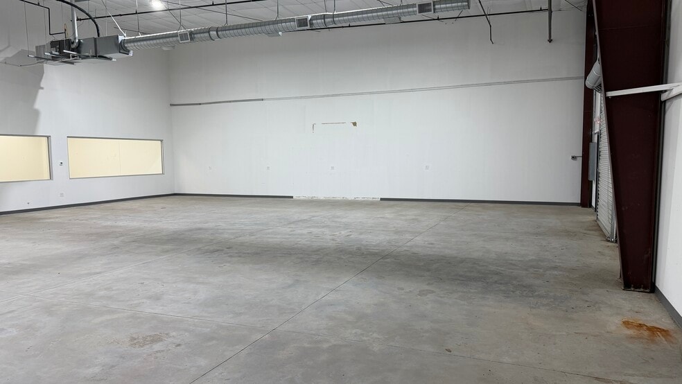 More Photos Of 2433 Tarpley Rd, Carrollton Warehouse For Lease