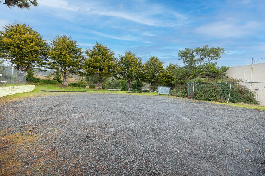 More Photos Of 4660 SE Highway 101, Lincoln City Restaurant For Sale