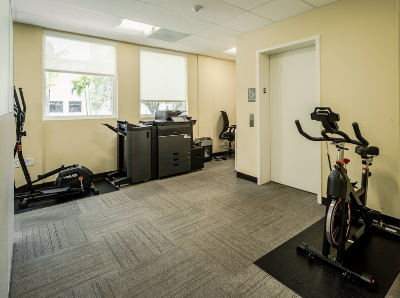 More Photos Of 521 NE 4th Ave, Fort Lauderdale Office Residential For Sale
