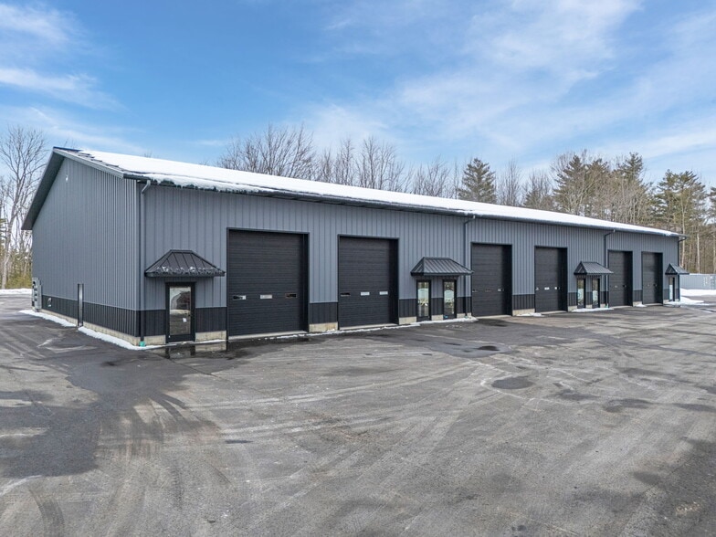 More Photos Of 32 London Ln, Seabrook Warehouse For Lease