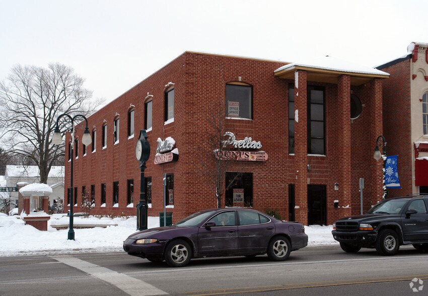 More Photos Of 107 S Main St, Almont Restaurant For Lease