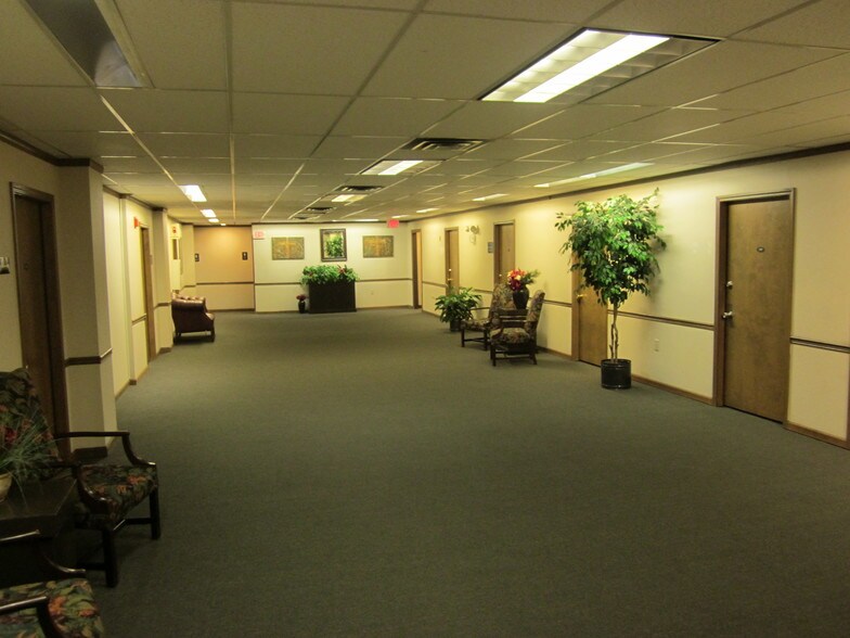 More Photos Of 55 S State Ave, Indianapolis Flex For Sale