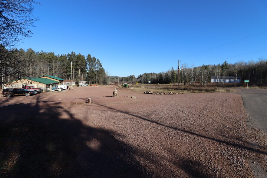 More Photos Of 809 Thomas St, Mellen Auto Dealership For Sale