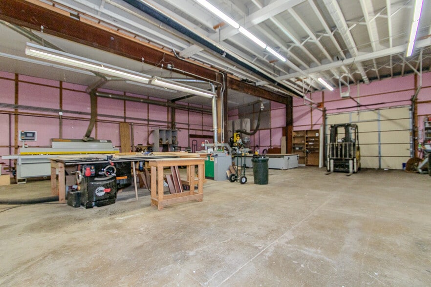 More Photos Of 20 Bowhall Rd, Painesville Warehouse For Sale