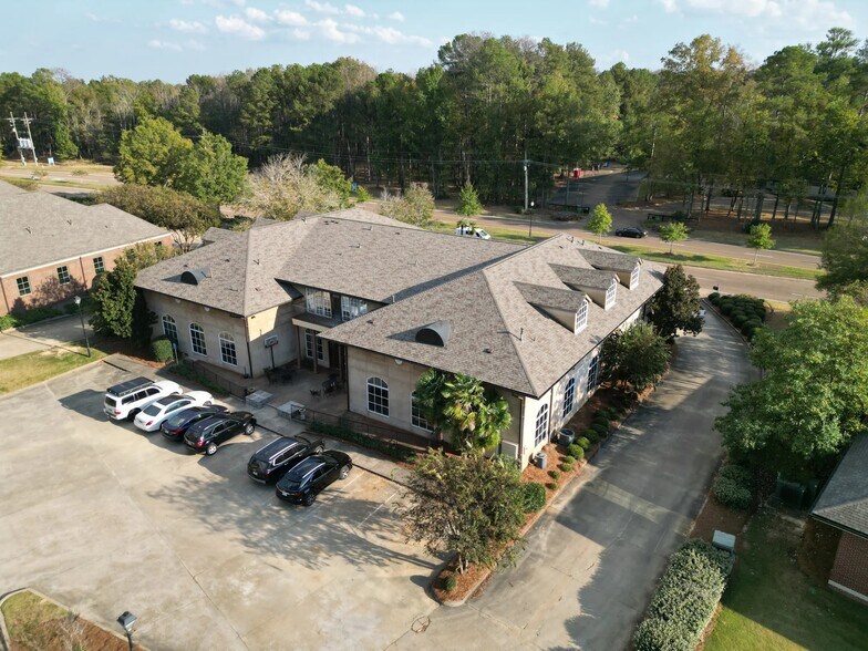 More Photos Of 587 Highland Colony Pky, Ridgeland Office For Lease