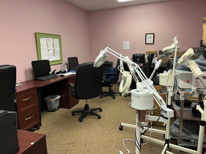 More Photos Of 1407 S County Trl, East Greenwich Medical For Lease