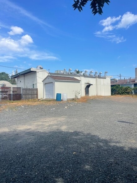 More Photos Of 447 Smith St, Perth Amboy Freestanding For Sale