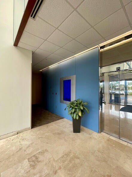 More Photos Of 13577 Feather Sound Dr, Clearwater Medical For Lease