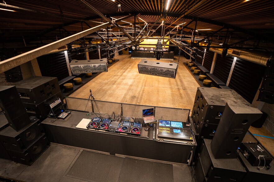 More Photos Of 505 E 7th St, Austin Freestanding For Sale