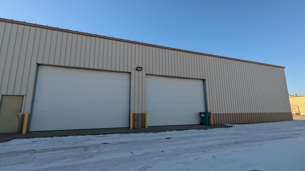 More Photos Of 224 1st NE st, Pine Island Warehouse For Sale