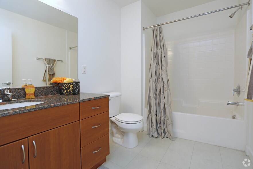 More Photos Of 707-777 G St, San Diego Apartments For Lease