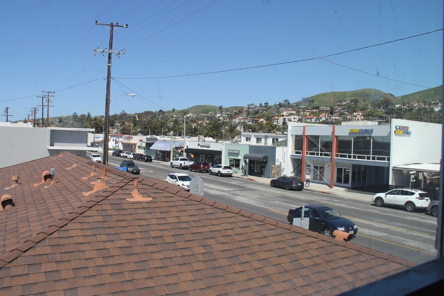 More Photos Of 2016-2020 E Main St, Ventura Storefront Retail Office For Sale