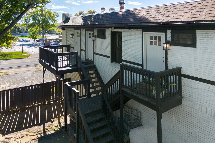 More Photos Of 2404 4th St, Cuyahoga Falls Office For Sale