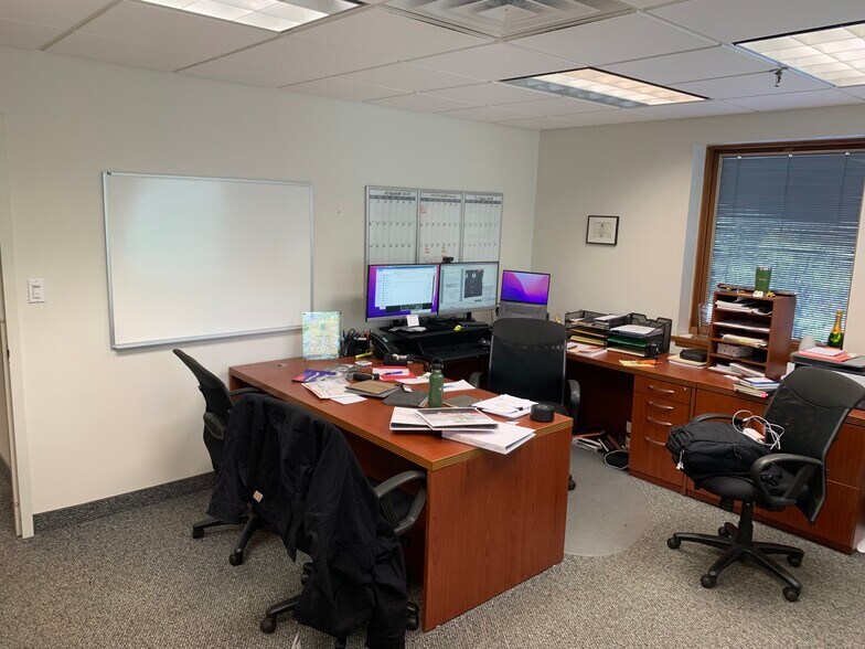 More Photos Of 16 Park Way, Upper Saddle River Warehouse For Lease