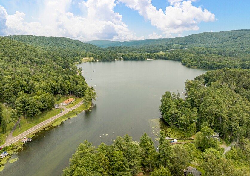 More Photos Of 42 Queechy Lake Dr, Canaan Restaurant For Sale