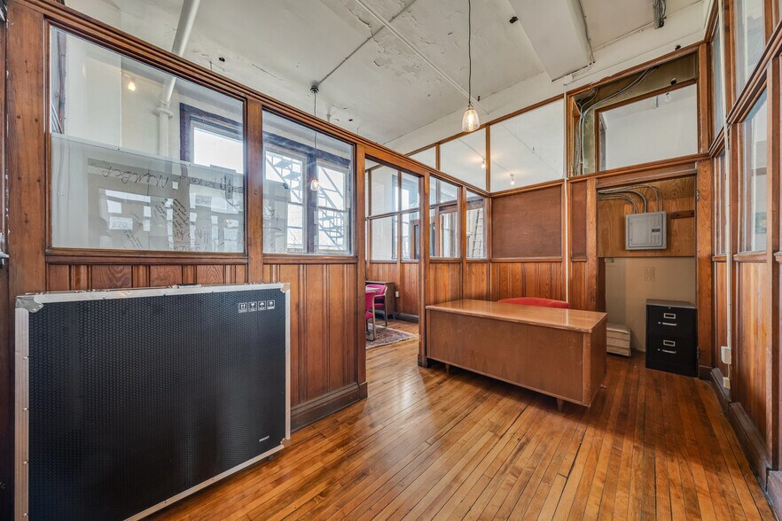 More Photos Of 4403 St Clair Ave, Cleveland Coworking Space