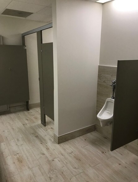 More Photos Of 1720 Phoenix Blvd, College Park Medical For Lease