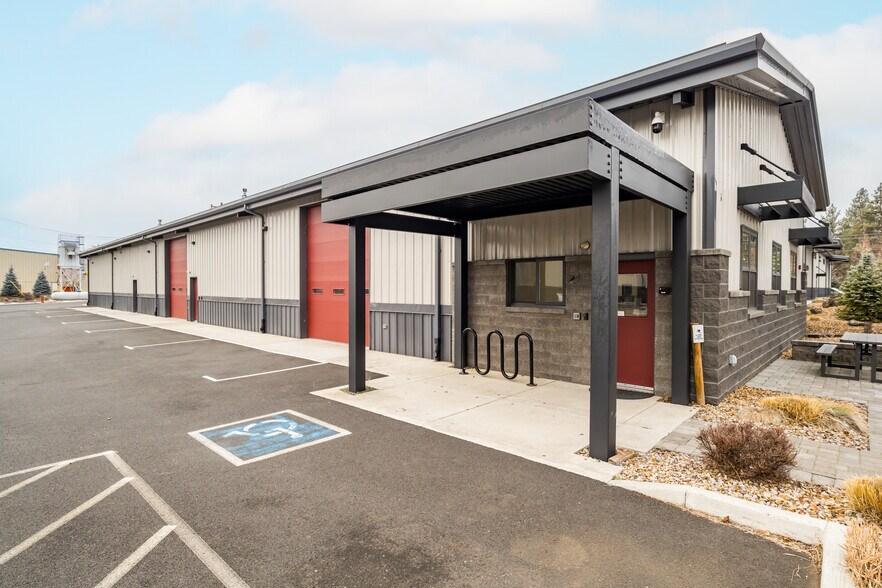 More Photos Of 295 W Lundgren Mill Dr, Sisters Food Processing For Sale