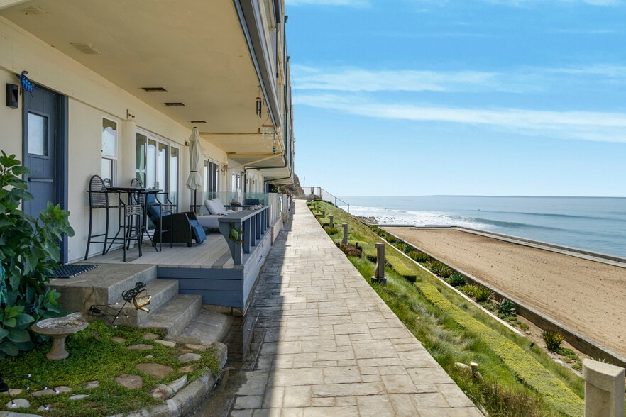 More Photos Of 11914 Beach Club Way, Malibu Multifamily For Sale