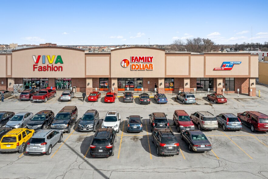 More Photos Of 5101-5125 S 36th St, Omaha Freestanding For Lease