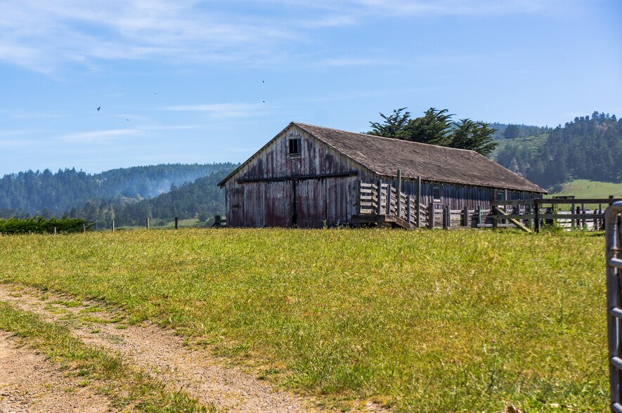 More Photos Of 16401 South Highway 1, Manchester Land For Sale