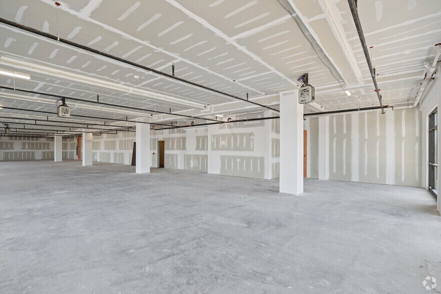 More Photos Of Main St, Portland Unknown For Lease
