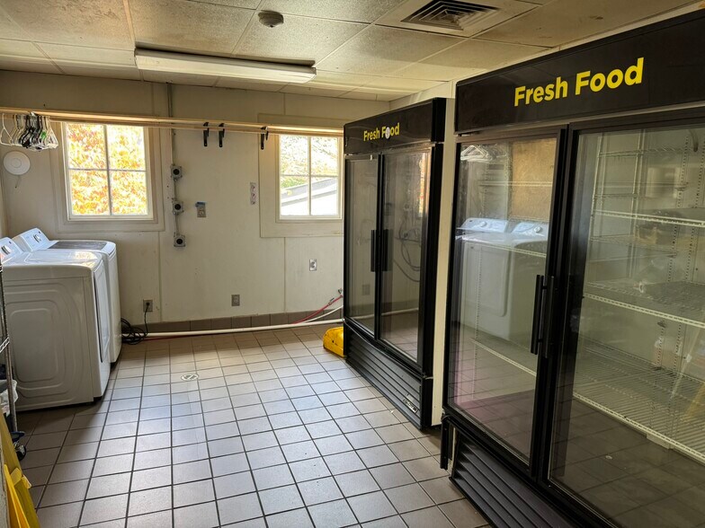 More Photos Of 553 W Main St, Sylva Restaurant For Lease