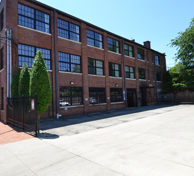 More Photos Of 982 S Front St, Columbus Apartments For Sale