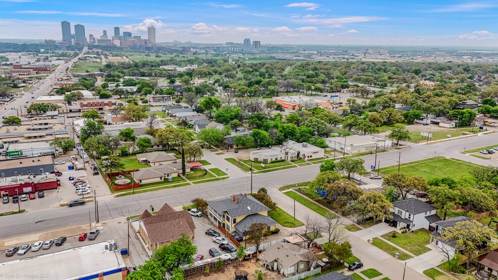 More Photos Of 204 W Central Ave, Fort Worth Office Residential For Sale