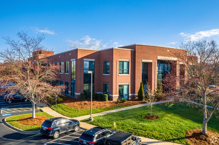 More Photos Of 9920 Kincey Ave, Huntersville Medical For Lease
