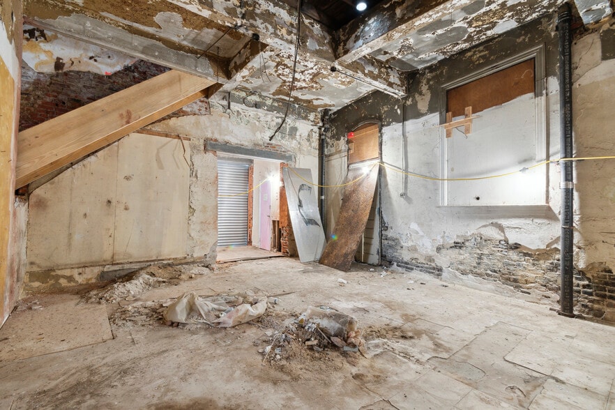 More Photos Of 800-804 W Girard Ave, Philadelphia Storefront Retail Office For Sale