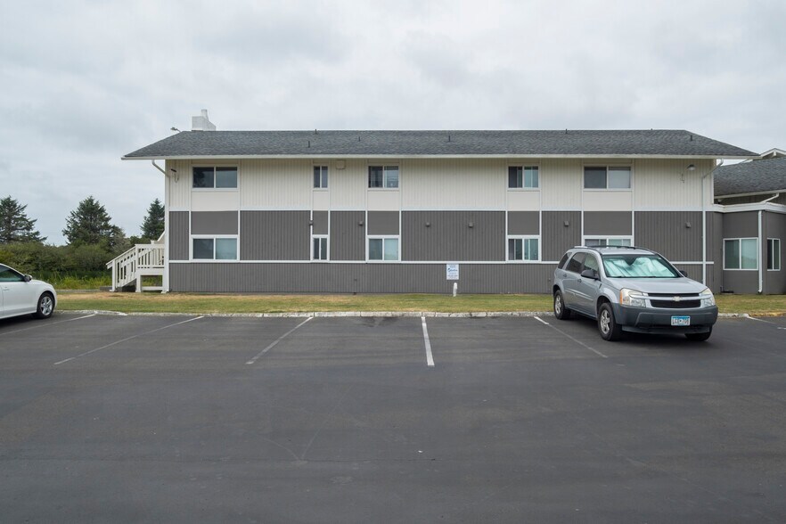 More Photos Of 1031 Discovery Ave SE, Ocean Shores Apartments For Sale
