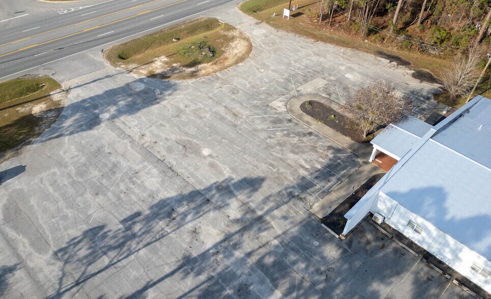 More Photos Of 1686 GOLDEN ISLE W, Baxley Restaurant For Sale