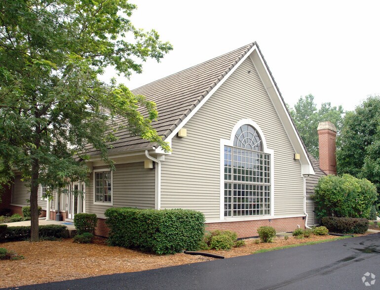 More Photos Of 201 E Dundee Rd, Palatine Office For Sale