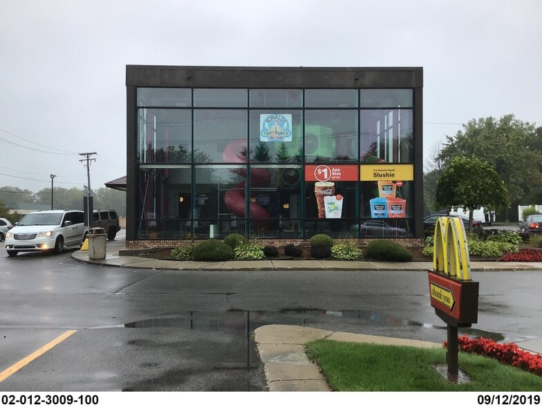 Primary Photo Of 6658 River Rd, Marine City Fast Food For Sale