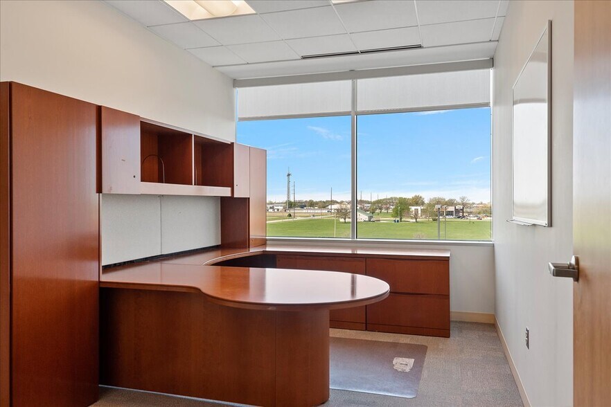 More Photos Of 3051 Hollis Dr, Springfield Office For Lease