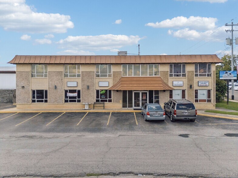 More Photos Of 506 College St W, Fayetteville Office Residential For Sale