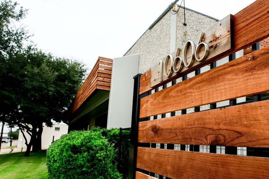 Primary Photo Of 10606 Shady Trl, Dallas Showroom For Sale