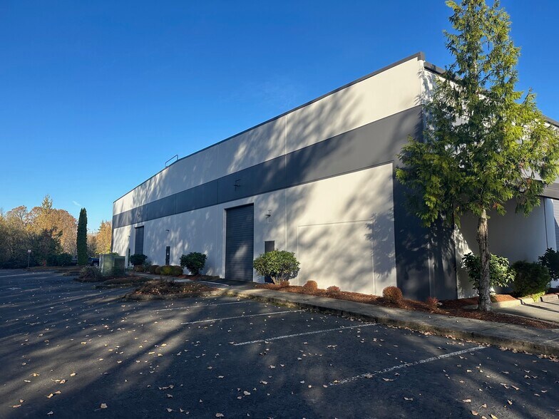 More Photos Of 12111 SW Herman Rd, Tualatin Manufacturing For Lease