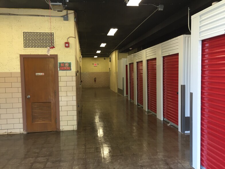 More Photos Of 402 Elm St, Clairton Self Storage For Sale