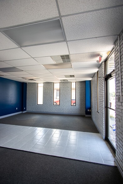 More Photos Of 1049 Sunset Blvd, West Columbia Light Manufacturing For Lease