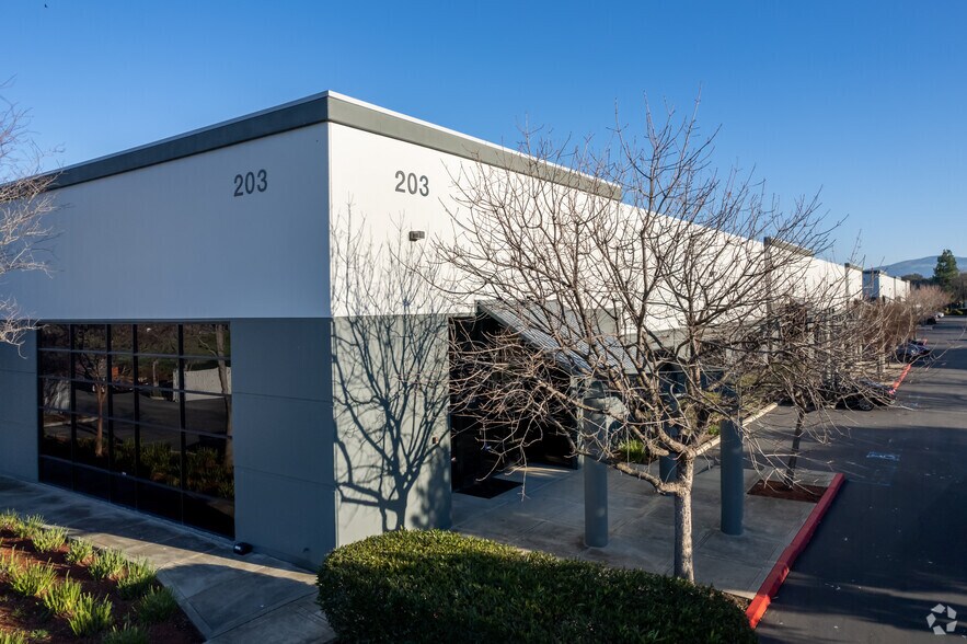 More Photos Of 203 Lawrence Dr, Livermore Light Manufacturing For Lease